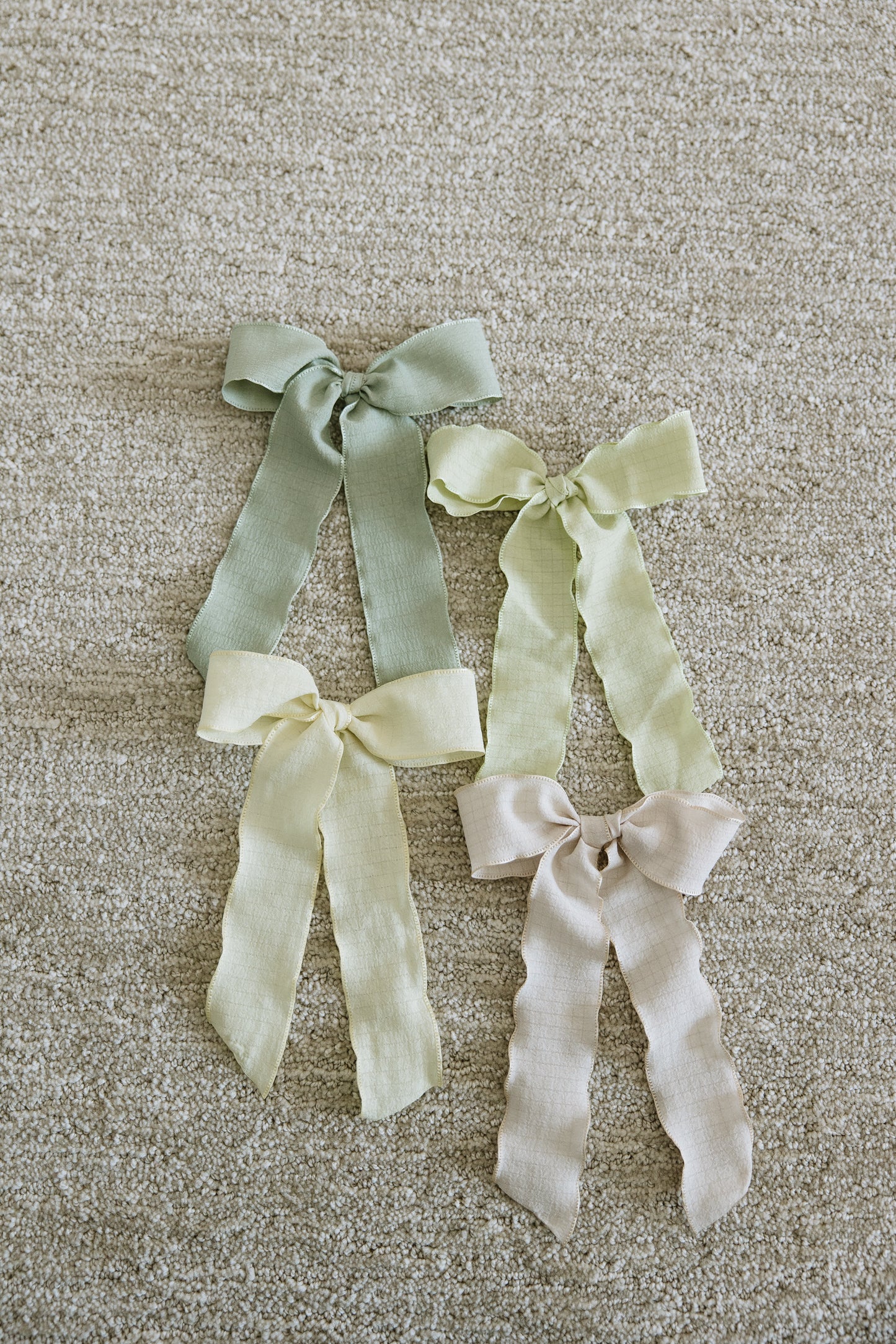 Classic Smooth Frill Long Bow