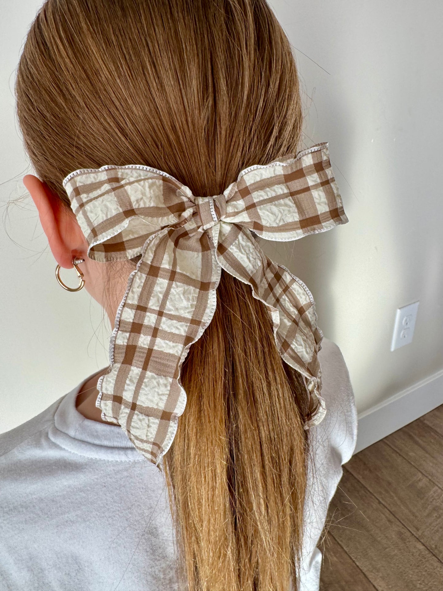 Classic Ruffled Frill Long Bow